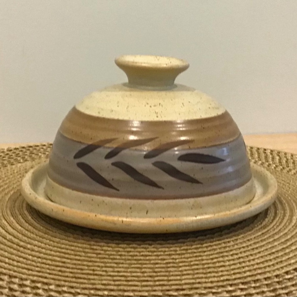 Vintage Earth Art pottery butter dish - Picture 1 of 4